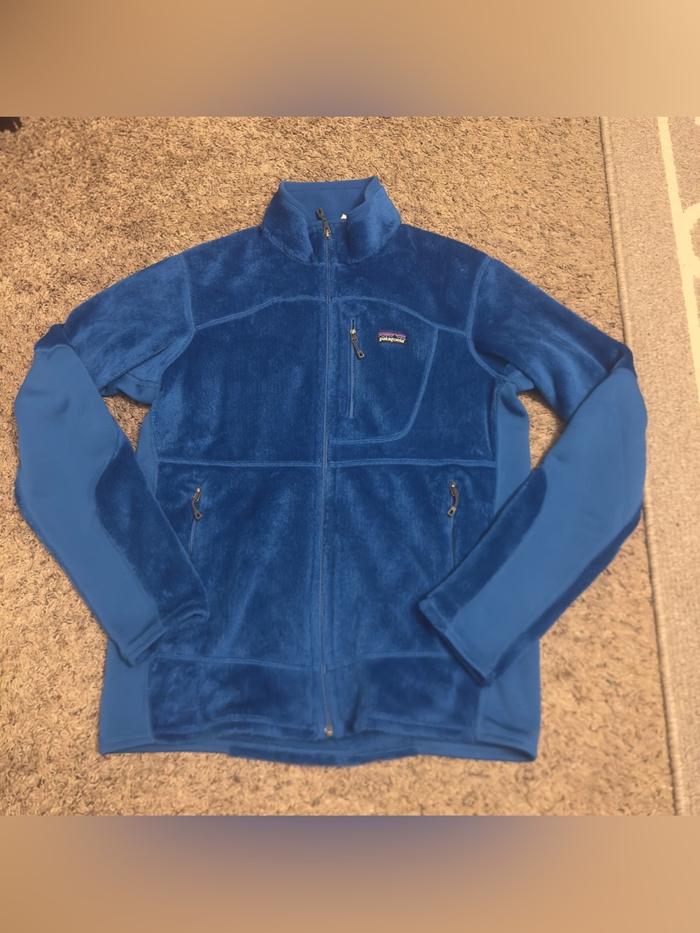 Patagonia R2 Fleece Jacket - Picture 2 of 8